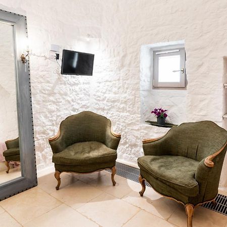 לינה וארוחת בוקר אוסטוני Petranima Wellness In Trulli מראה חיצוני תמונה