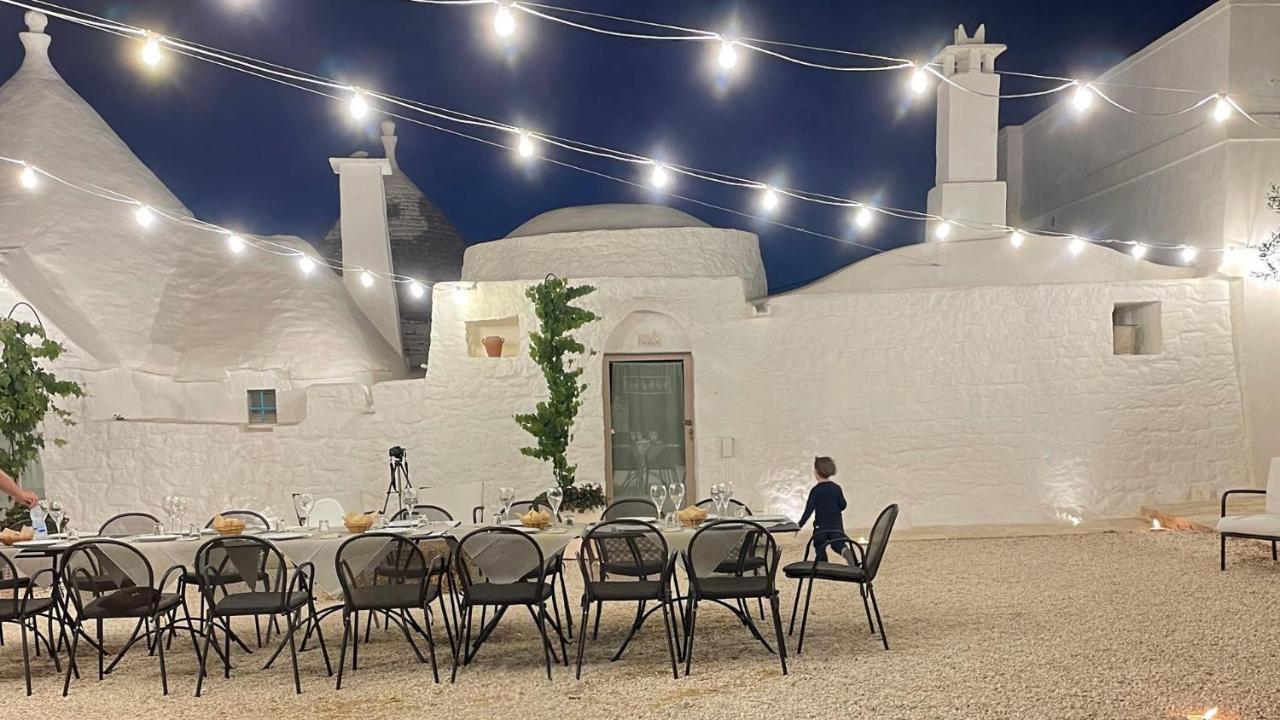 לינה וארוחת בוקר אוסטוני Petranima Wellness In Trulli מראה חיצוני תמונה