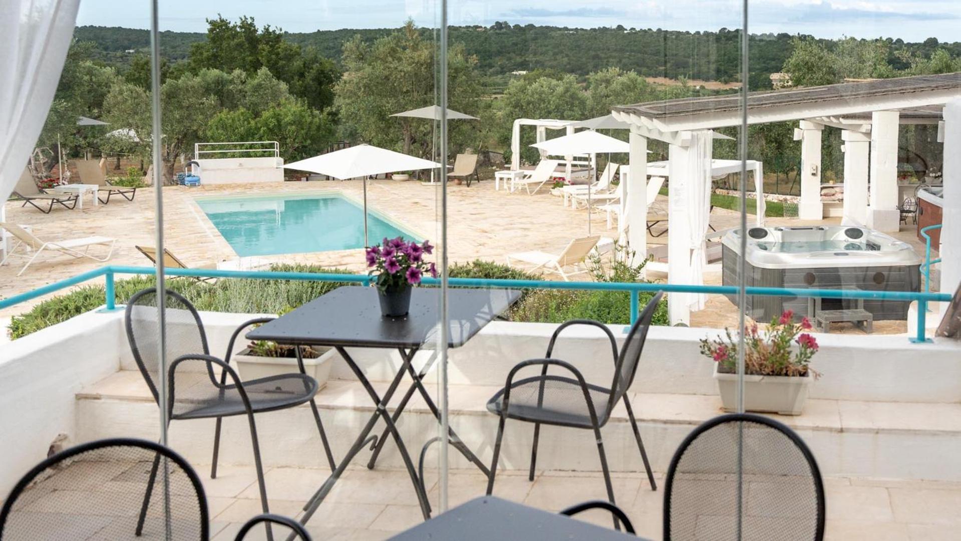 לינה וארוחת בוקר אוסטוני Petranima Wellness In Trulli מראה חיצוני תמונה