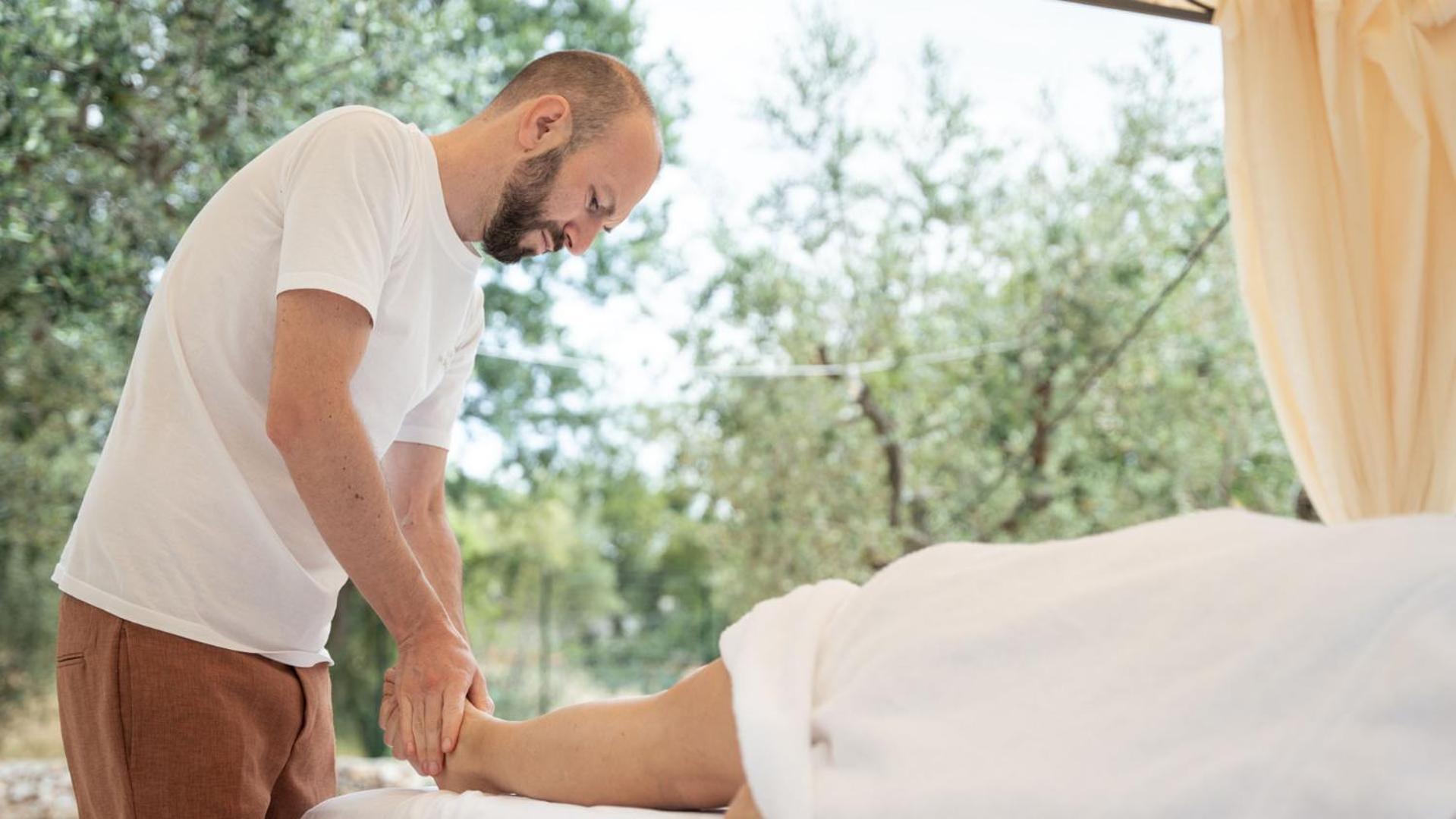 לינה וארוחת בוקר אוסטוני Petranima Wellness In Trulli מראה חיצוני תמונה